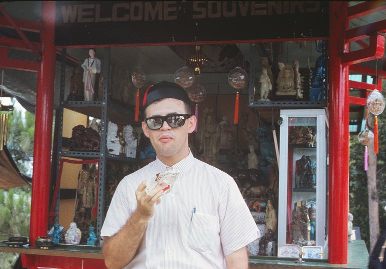 Neimeyer with geedunk, Kowloon- May 1966